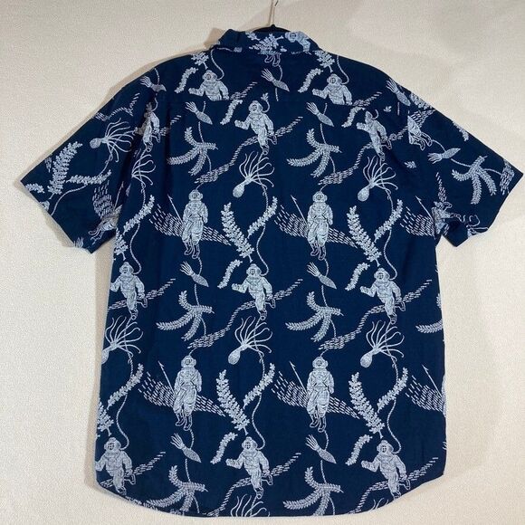 Tropical Scuba Diver Print Button Up Shirt XXL Navy Blue Vacation Resort Wear - Picture 6 of 8